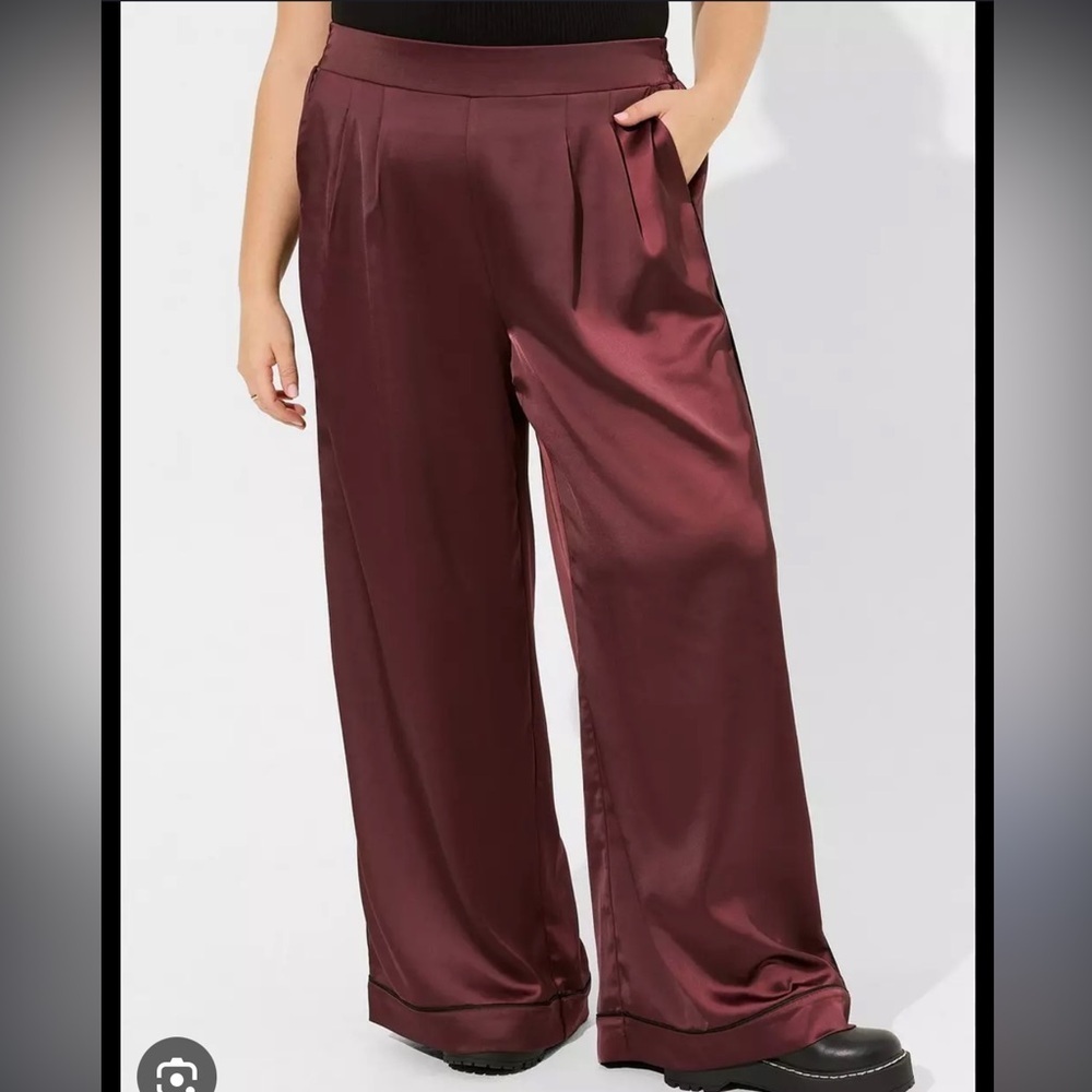 Nwt Torrid Sassafrass Burgundy High Rise Satin Wide Leg Pants